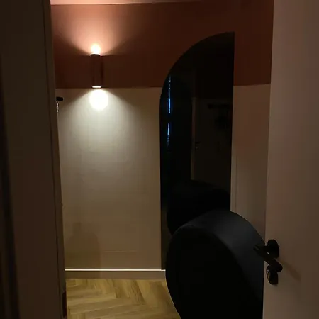 Strasbourg, Ibiza, Balneo & Sauna 아파트 *