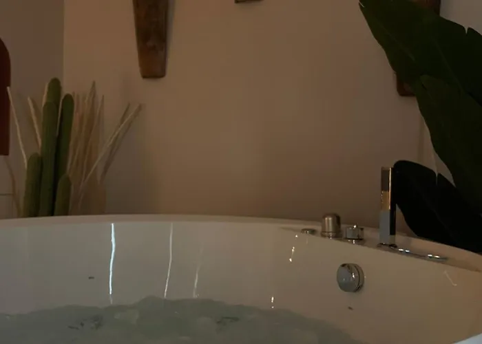 Strasbourg, Sauna, Spa, Ibiza, Evasion Romantique Et Sensuelle 스트라스부르
