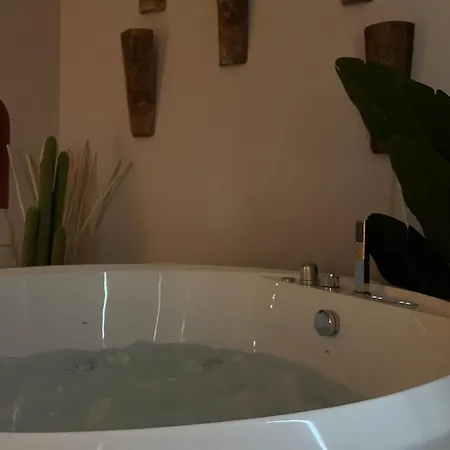 Strasbourg, Sauna, Spa, Ibiza, Evasion Romantique Et Sensuelle 스트라스부르